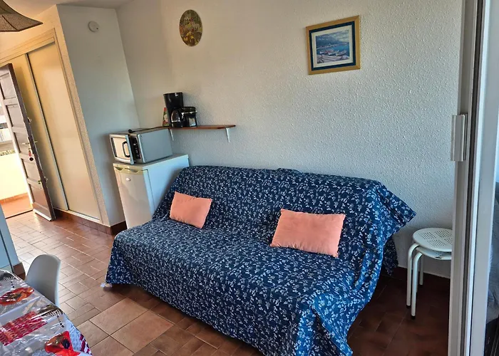 Acropole, 4 Personnes Au Pied De La * Agde