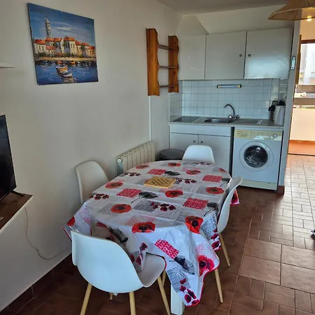 Apartment Acropole, 4 Personnes Au Pied De La